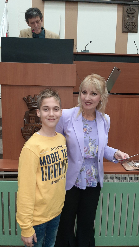 IMG d243d384cde5b97bb60bd3bd5c4dea8c V