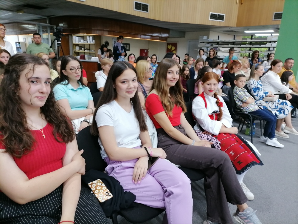 стиховањее